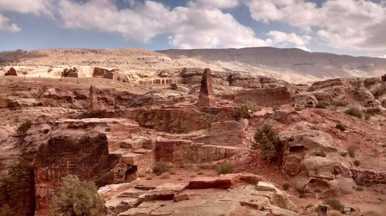 Petra Bedouin Bed And Breakfast วาดี มูซา ภายนอก รูปภาพ
