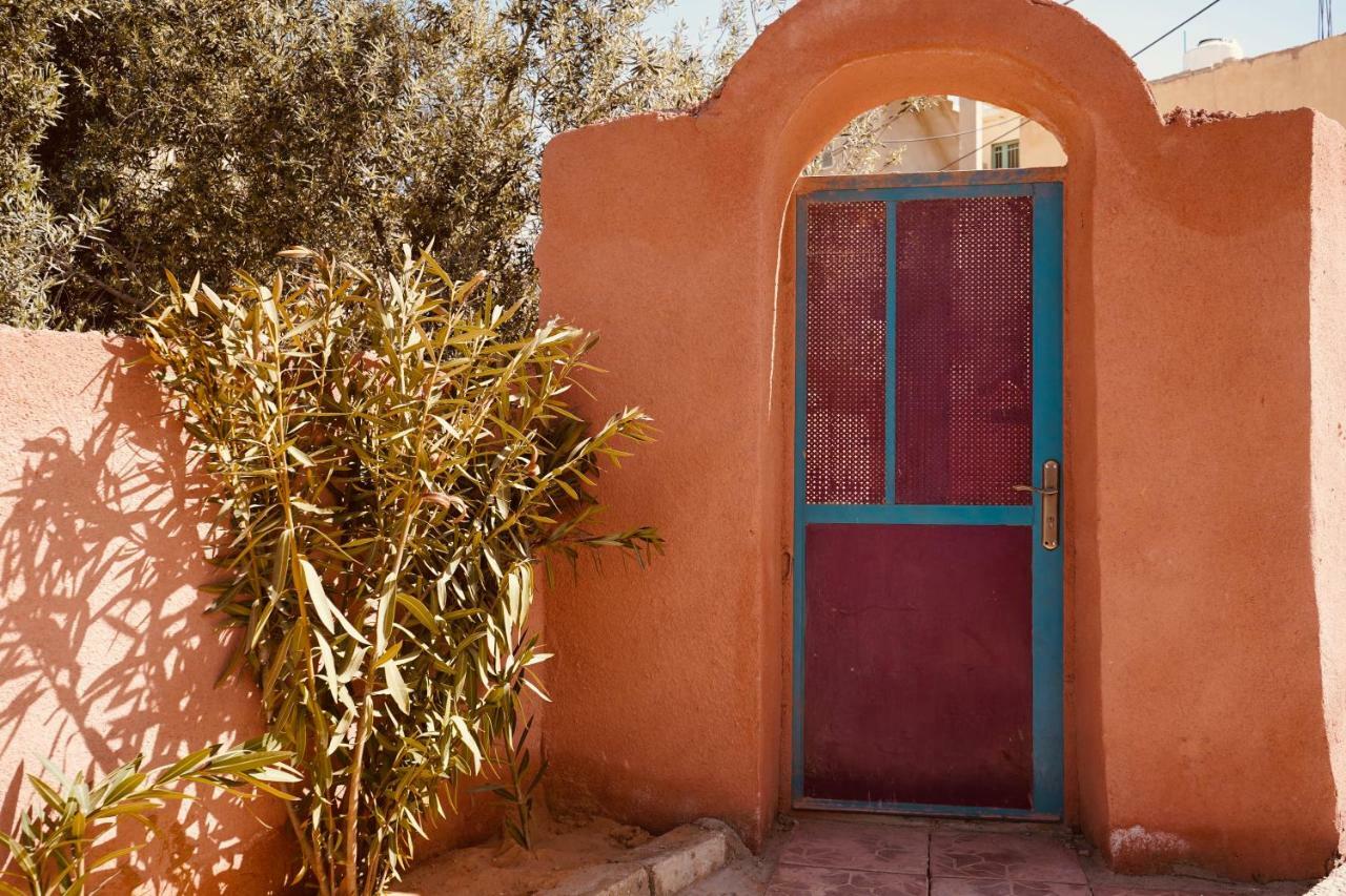 Petra Bedouin Bed And Breakfast วาดี มูซา ภายนอก รูปภาพ