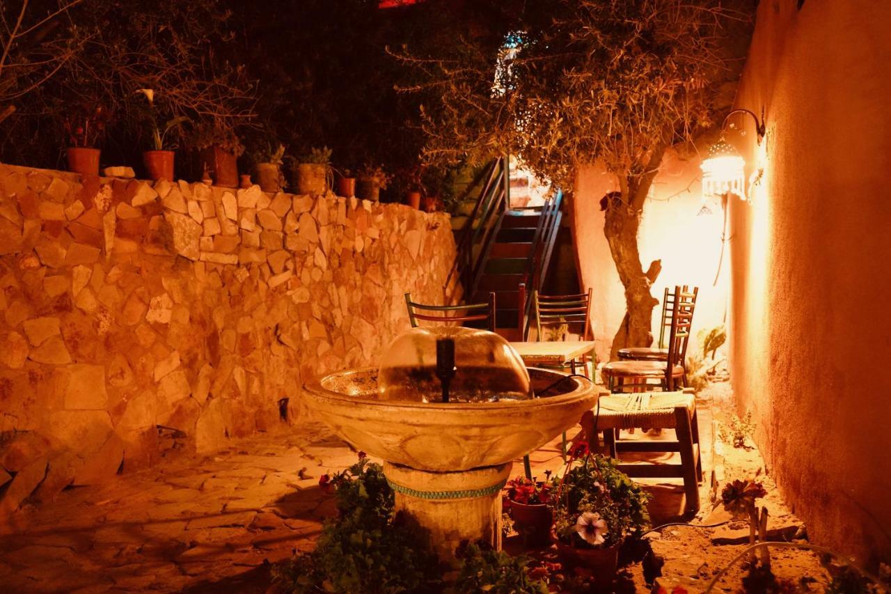 Petra Bedouin Bed And Breakfast วาดี มูซา ภายนอก รูปภาพ